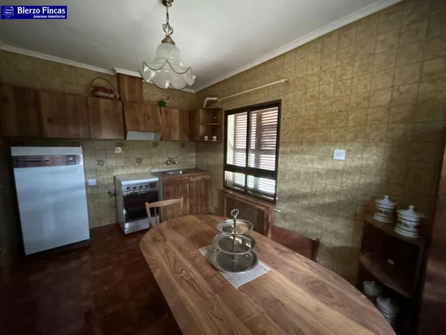 Se vende casa en Carracedelo — 13