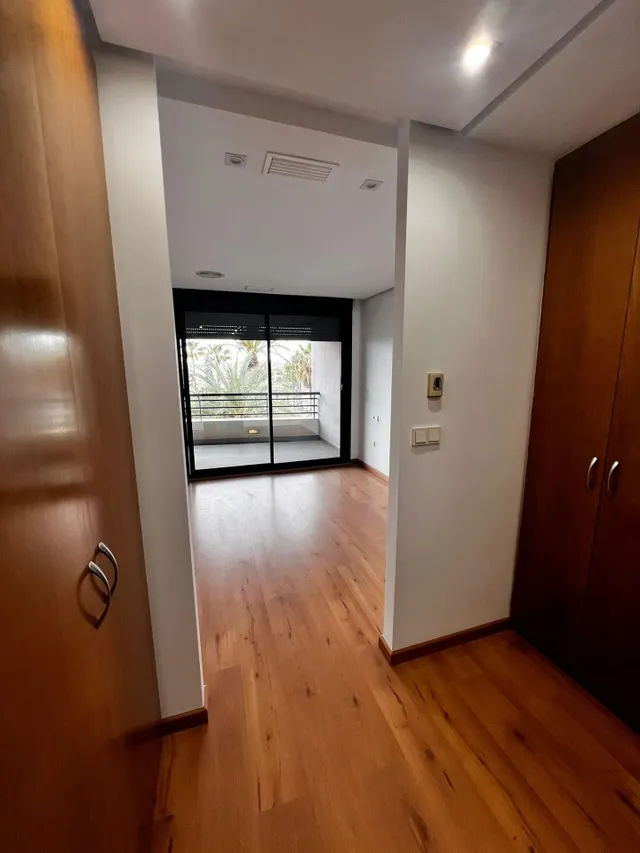 Amplio piso en alquiler en Torrevieja – 3 habitaciones, terraza y garaje incluido — 20