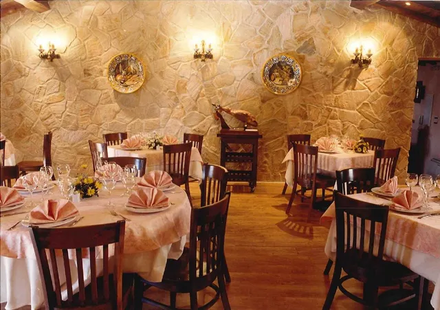 EXCLUSIVAS ROMERO, comercializa RESTAURANTE totalmente montado para funcionar en Ledrada — 8