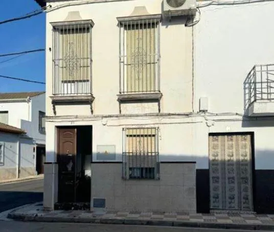 SE VENDE casa adosada OKUPA en C Pozo Nuevo de Rubio (El) - foto 2