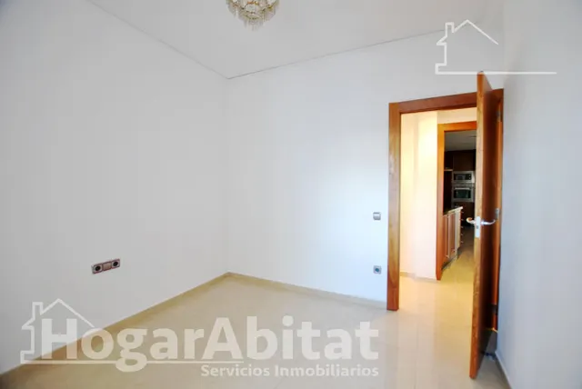 ¡GRAN OPORTUNIDAD! AMPLIO, BONITO Y EXTERIOR CON TERRAZA EN EL CENTRO — 30