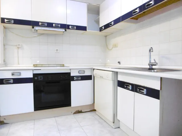 VIVIENDA DE 2 DORMITORIOS Y TERRAZA FRENTE A PLAZA DE TOROS — 30