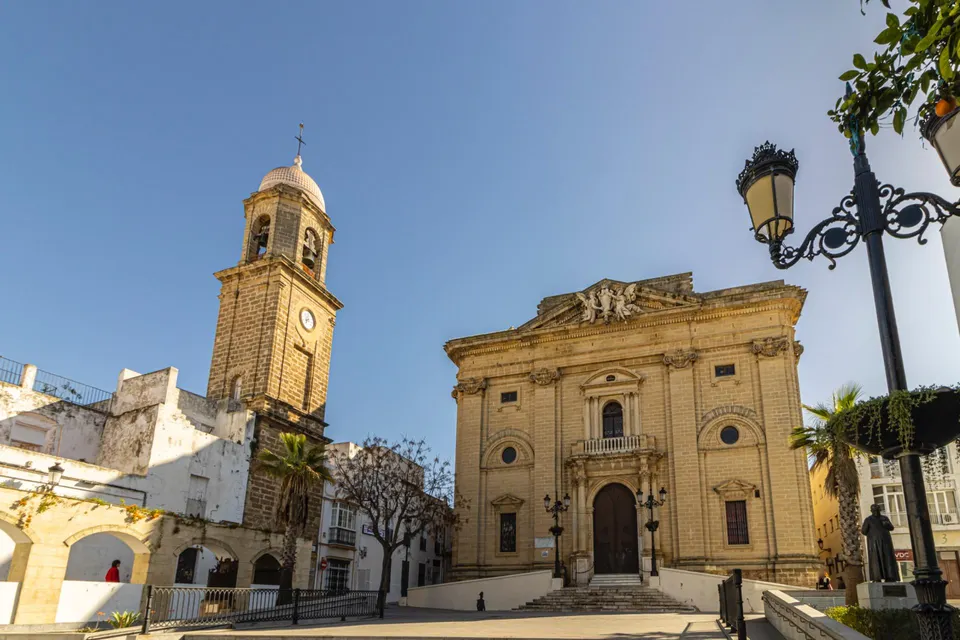 ENCANTADORA CASA EN PLENO CENTRO DE CHICLANA DE LA FRONTERA