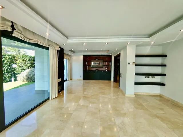 Exclusiva villa de lujo en Ciutat Diagonal, Esplugues de Llobregat, con vistas panorámicas a Barcelona y al mar — 19