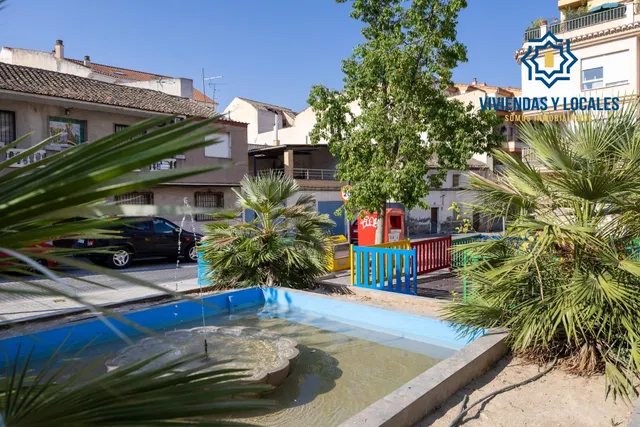 Atención promotores. Casa para derribar y hacer bloque de hasta 720 m2 de obra en Maracena centro — 16
