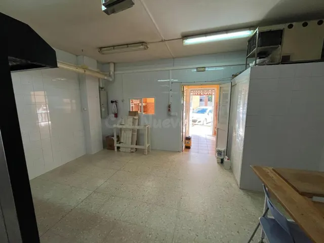 VENTA de Local en Camas — 18
