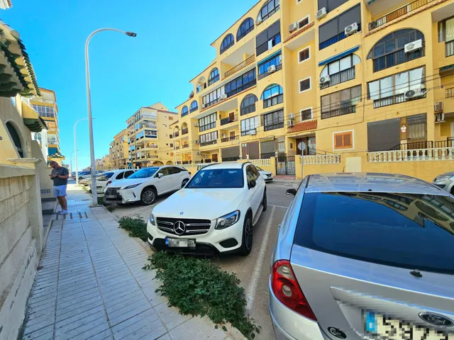 ¡Apartamento en venta a tan solo 300 metros de la playa de La Mata! — 23