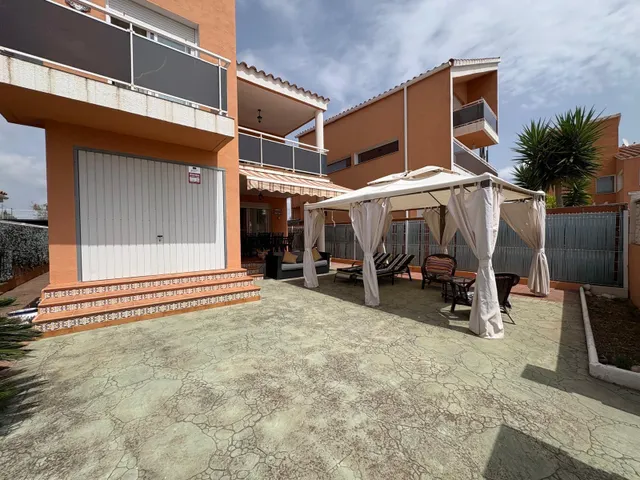 Encantadora Casa Reformada en Peñiscola con Vistas y Piscina Comunitaria — 41