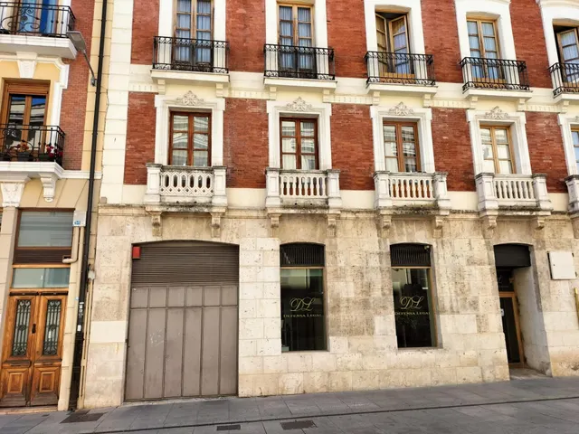 MONCASA VENDE PLAZAS DE GARAJE EN PALENCIA CENTRO