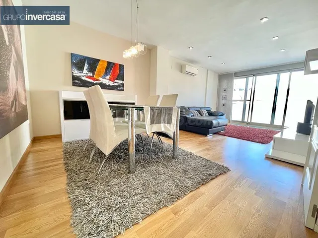 Piso amueblado con garaje, trastero y piscinas comunitaria e - foto 2