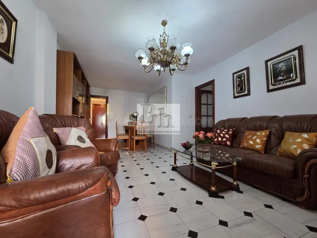 Inmobiliaria Blanhogar vende fantástico piso en La Paz. — 2