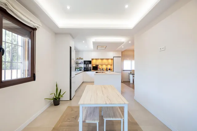 CHALET DE ENSUEÑO EN URB. VIÑA DEL REY, OTURA — 9