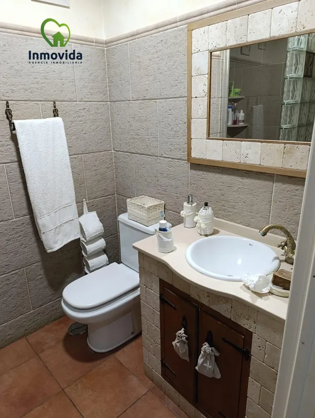 Piso Reformado en Zona Av. Barcelona - Viñuela, Córdoba por €205,000 — 7