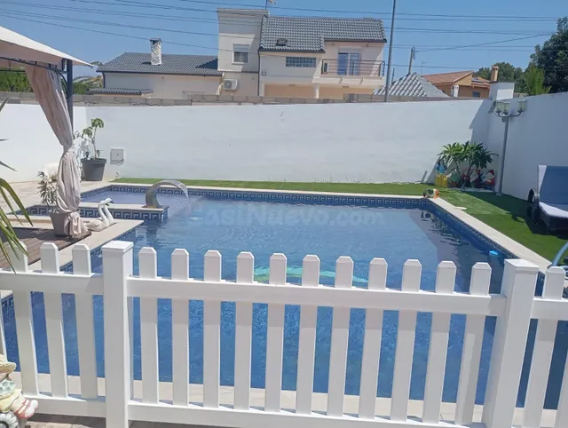 Se vende chalet pareado en La Pobla de Vallbona, Valencia