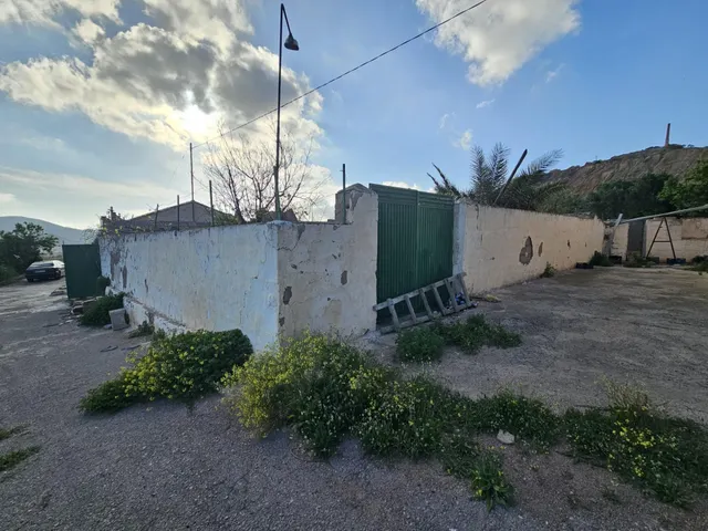 ¡GRAN OPORTUNIDAD! FINCA RÚSTICA CON DOS VIVIENDAS Y AMPLIO  - foto 4