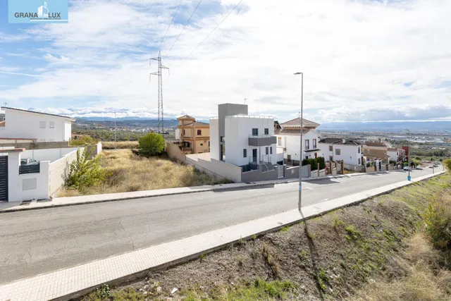TERRENO A LA VENTA EN PELIGROS — 4