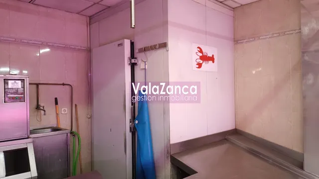 GESTION INMOBILIARIA VALAZANCA, alquila EXCELENTE LOCAL COMERCIAL PARA PESCADERIA. — 2