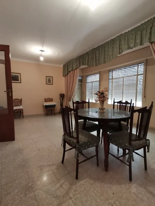 CASA A LA VENTA EN ZONA AVENIDA DE LA CONSTITUCION — 23