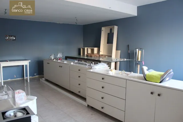 Alquiler de local comercial en rúa Coruña