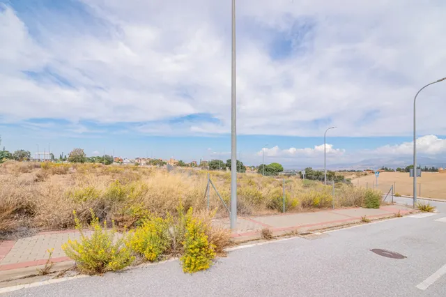 Oportunidad en venta de solar urbano en Otura — 27
