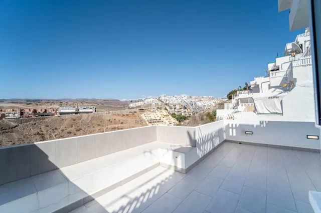 Apartamento renovado de 3 dormitorios con amplia terraza en Puerto Rico — 6