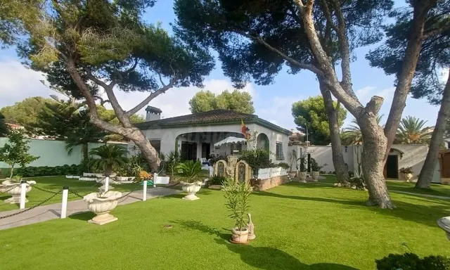 Villa de 3 dormitorios, 3 baños en campo amor ( Orihuela Costa ) — 38