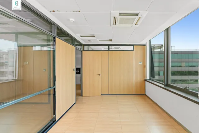 Amplia y luminosa oficina en el emblemático y exclusivo edificio forum — 16