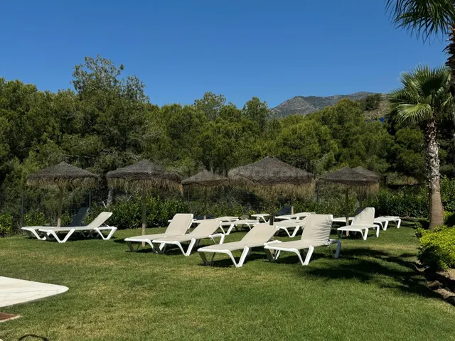 Bajo con terraza 51 m2 y jardín 50 m2 - foto 2