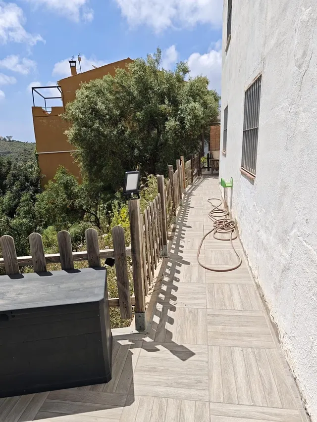 Casa rústica con terrazas y vistas a la montaña en Totalán — 33