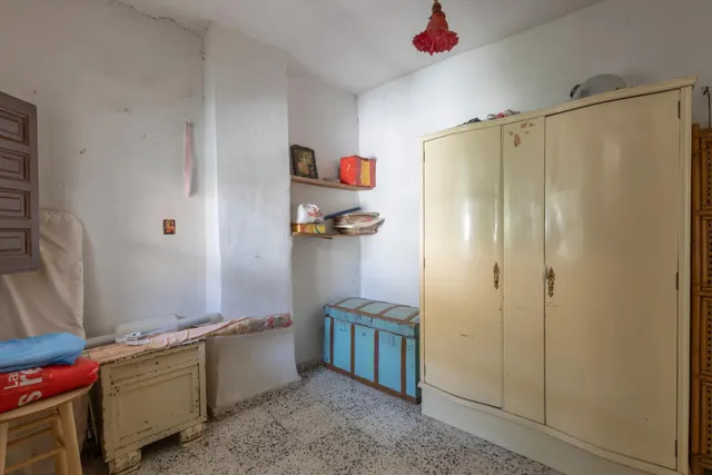 EXCEPCIONAL OPORTUNIDAD EN PLENO CENTRO DE HUÉTOR VEGA — 42
