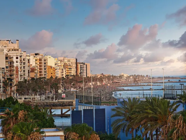 En Venta Piso en el Paseo Maritimo de ALmeria Capital — 46