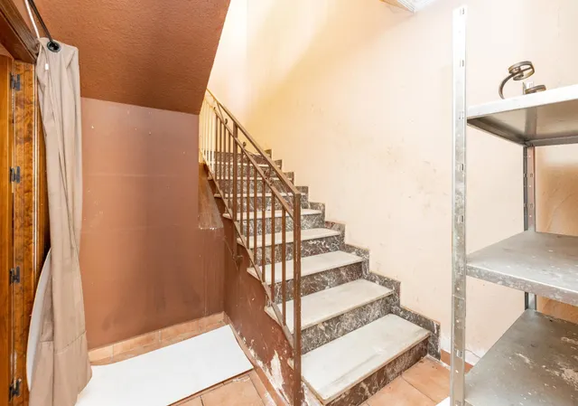 Gran oportunidad, edificio a la venta en barrio de Monachil. — 15