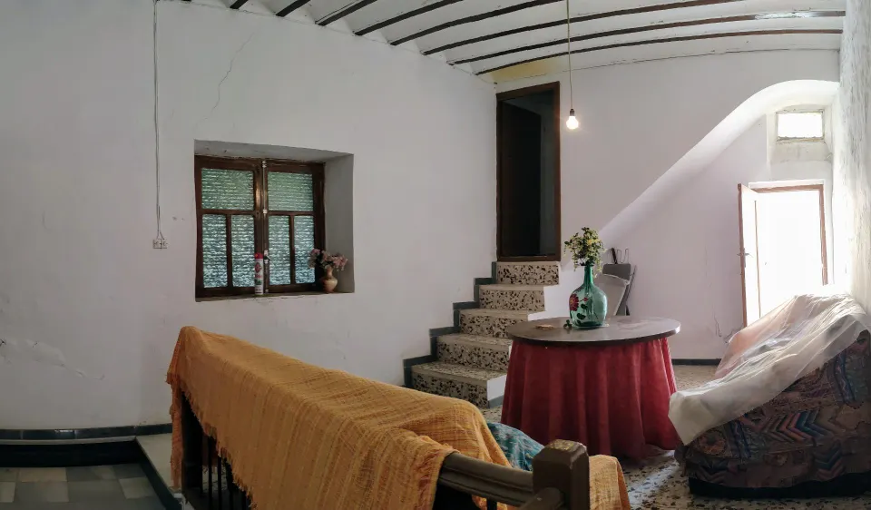VENTA EN PURCHENA  ( ALMERÍA ), DE CASA FAMILIAR CON 4 habitaciones.