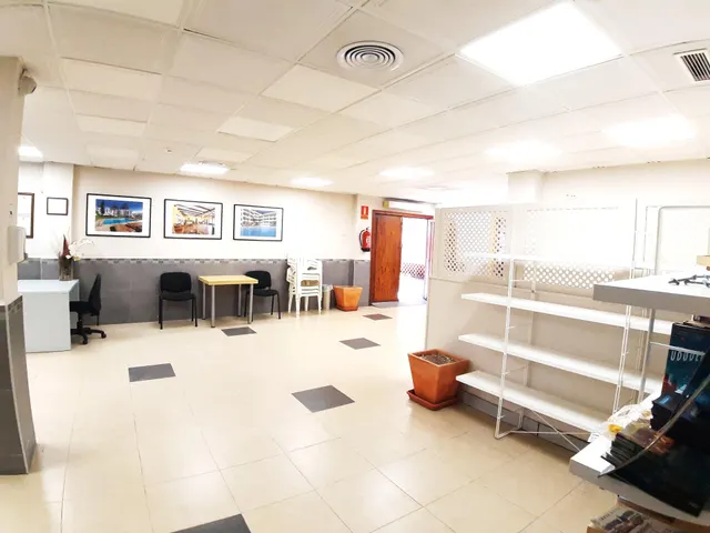 Amplio Local Comercial de 600 m2 en Ubicación Estratégica de Calahonda Baja — 43