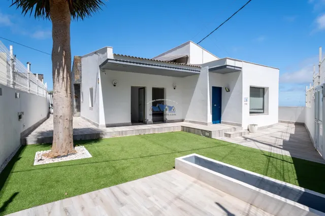Chalet independiente en venta — 38