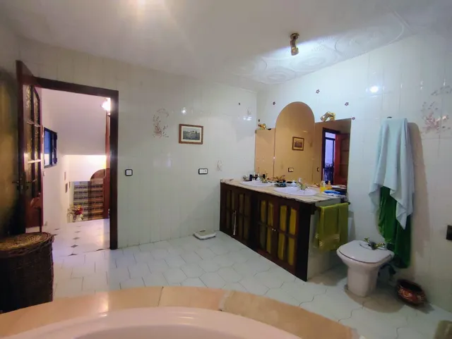 Estupenda casa, junto a la corredera con garaje,  con muchas posibilidades!!!! — 18