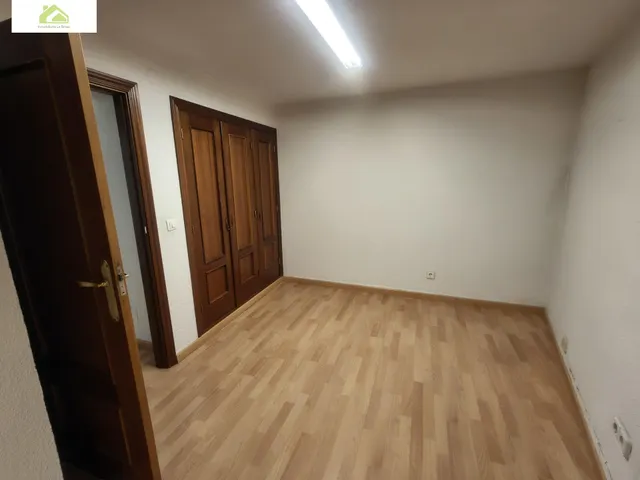OFICINA EN ALQUILER EN ZONA DE LA MARINA — 12