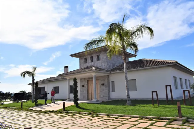 Villa de Lujo situada entre Puerto Lumbreras y El Esparragal - foto 2