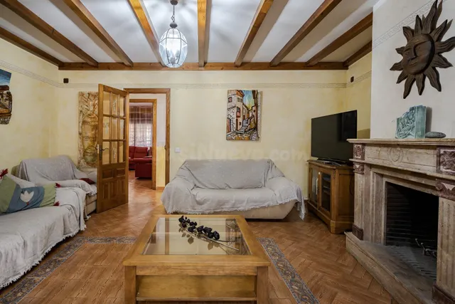 Casa baja señorial en el centro de Camarma - foto 3