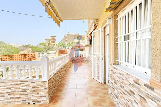 ¡Planta baja a la venta en el Pinar de Guardamar! Orientación oeste, cochera opcional — 5