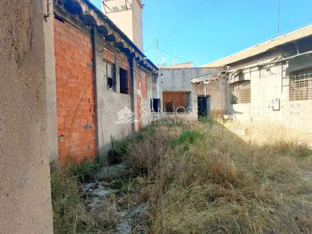 SE VENDE SOLAR EN ASPE ZONA BARRANCO — 14