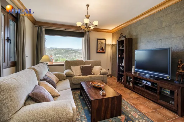 Casa con terreno ubicada en plena naturaleza, a tan solo 2km de Montefrio. — 10