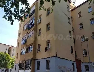 Se vende Piso OKUPADO en Cáceres 14 de Badalona, Barcelona. - foto 3