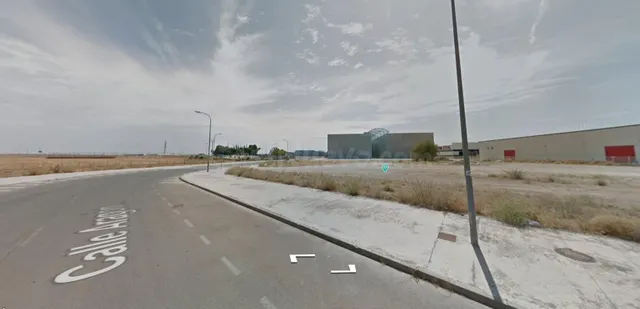 Terreno industrial en el Polígono de Manzanares. Ciudad Real - foto 2