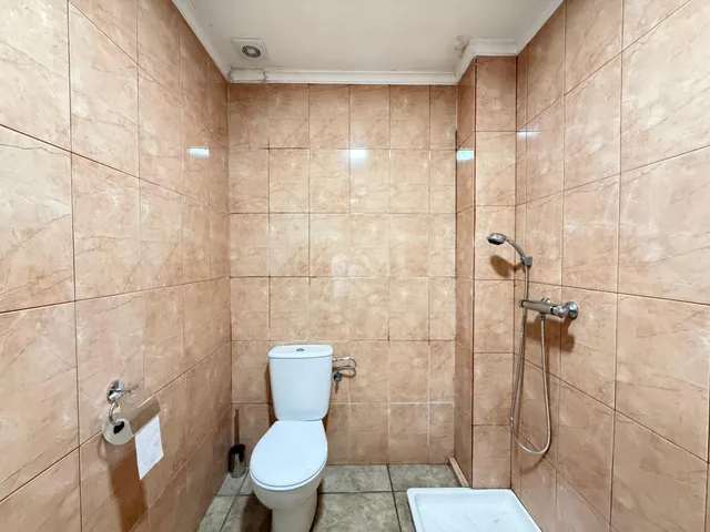 Nave Industrial en Alquiler de 330 m2 + 210 m2 de Patio | 540 m2 de Parcela — 21