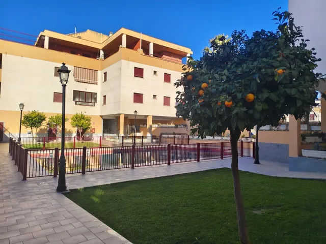 PISO CON GARAJE Y PISCINA COMUNITARIA EN ATARFE!! — 13