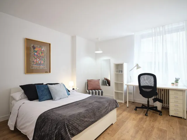 Piso 5 habitaciones 145m² en alquiler - Vallehermoso - foto 4