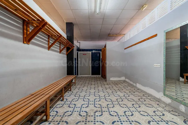 Local comercial 300m² en venta - Ejido sur — 13