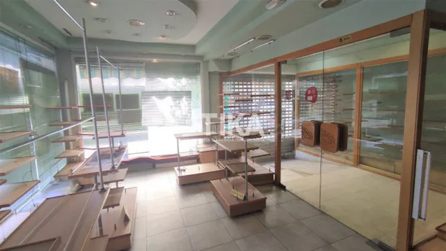 LOCAL COMERCIAL CON CHAFLÁN A LA VENTA EN ONTINYENT - foto 2