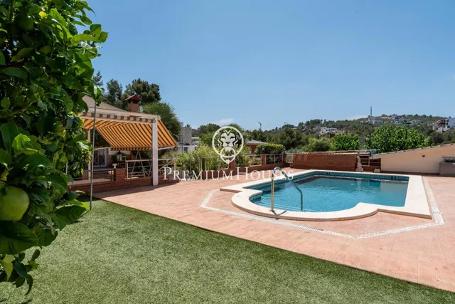 Casa independiente con jardín y piscina en Mas Alba - foto 2